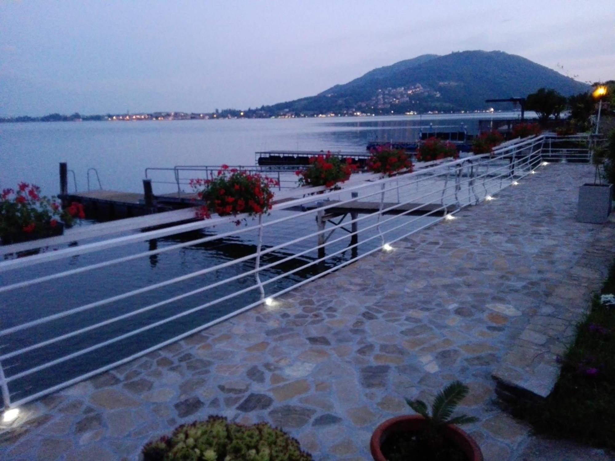 Villa Anastasye Your Lakefront Vacation Rental Predore Cameră foto
