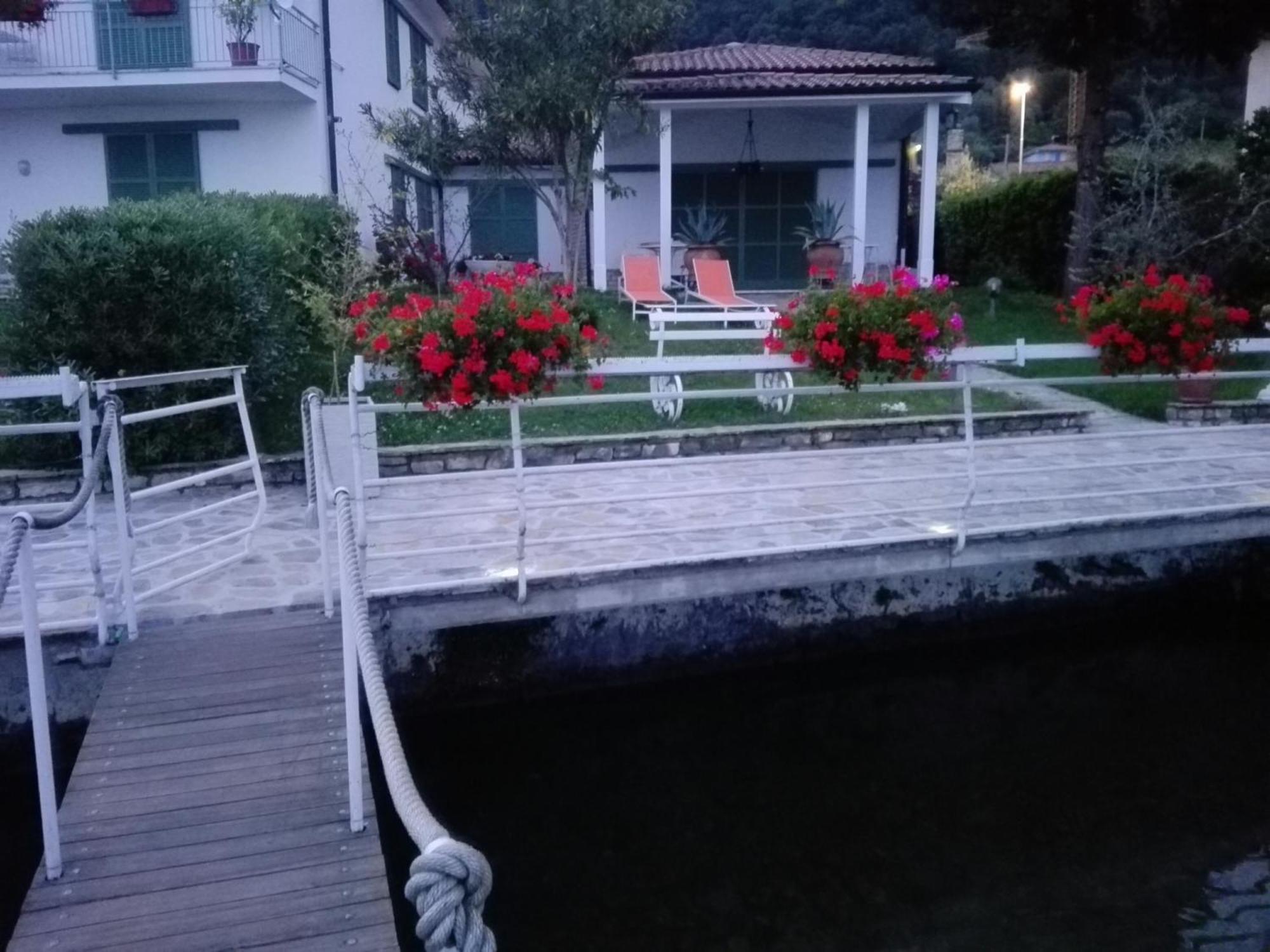 Villa Anastasye Your Lakefront Vacation Rental Predore Cameră foto