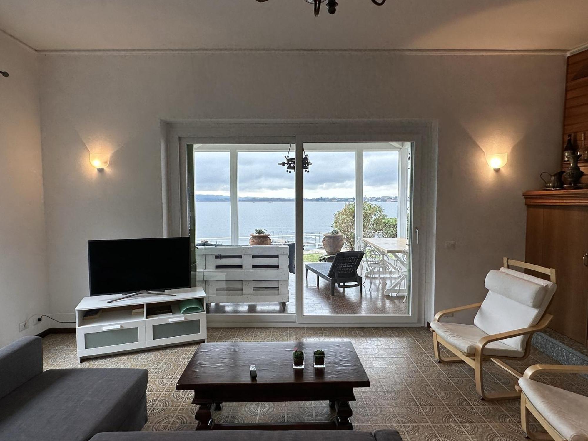 Villa Anastasye Your Lakefront Vacation Rental Predore Cameră foto